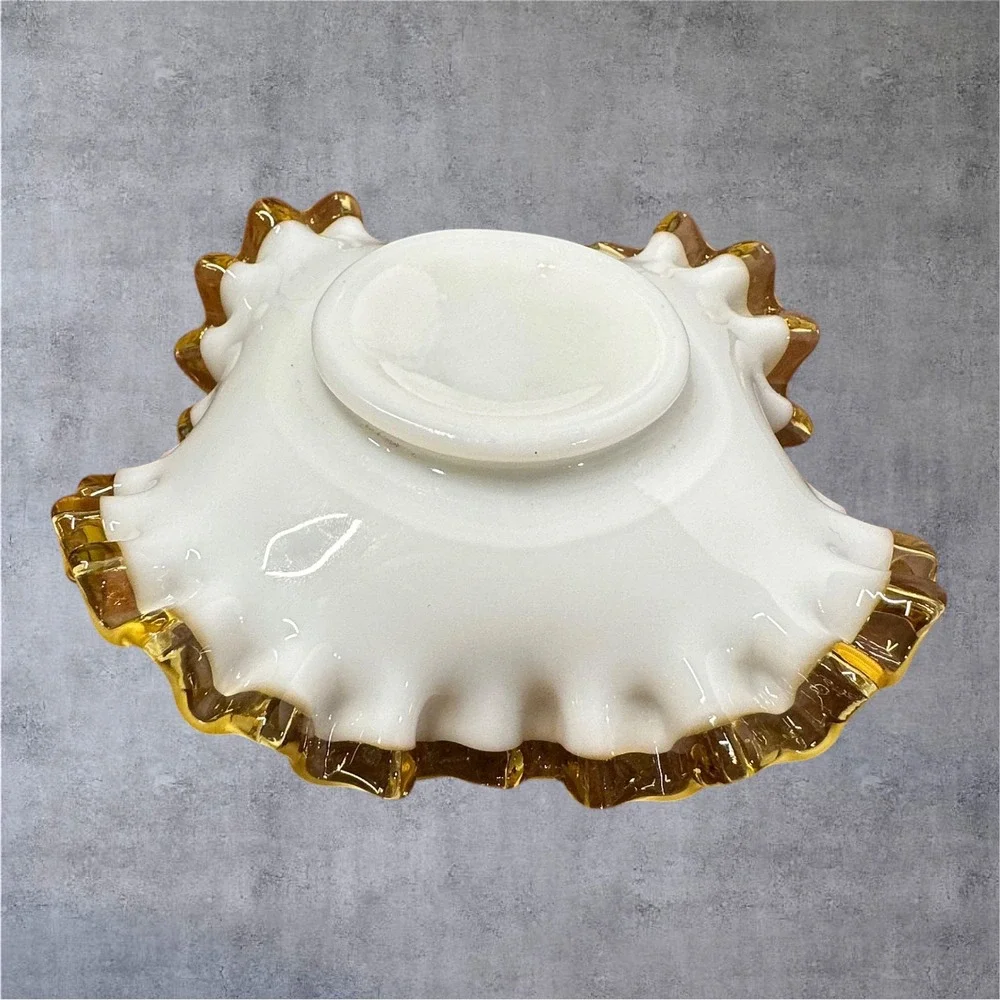 Fenton Ruffled Bowl Milk Glass‎ 6